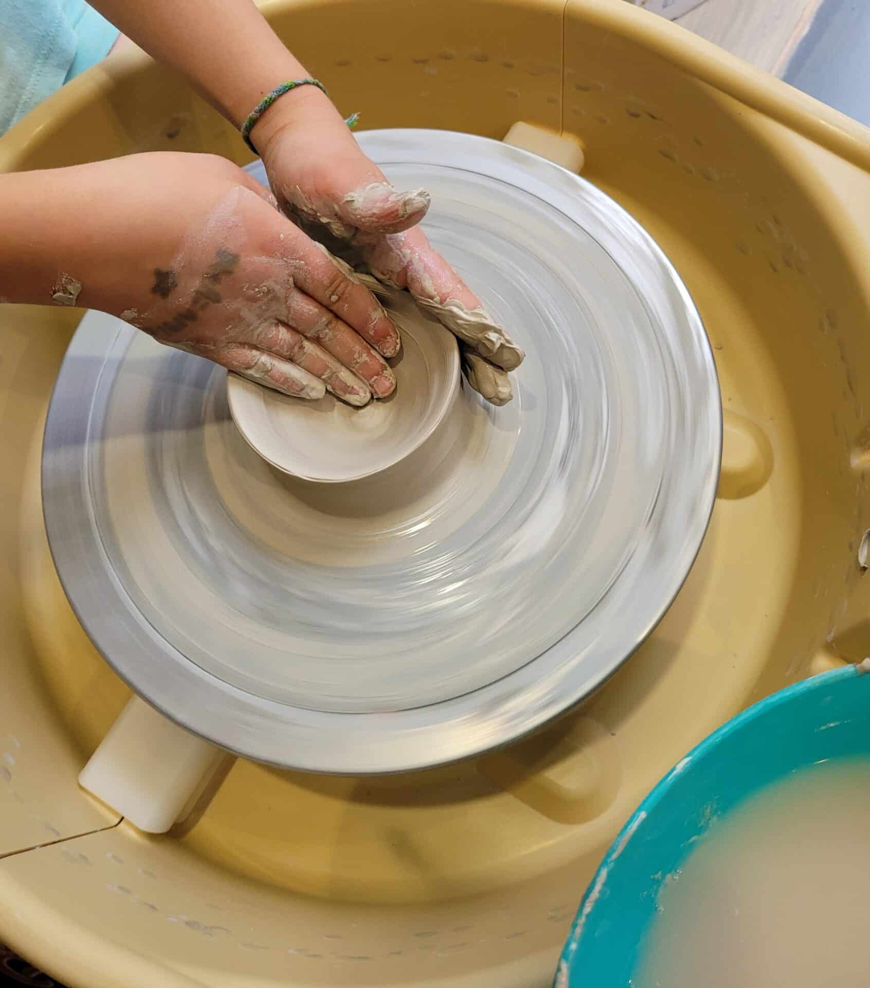 stages-cours de poterie et modelage raku Lyon